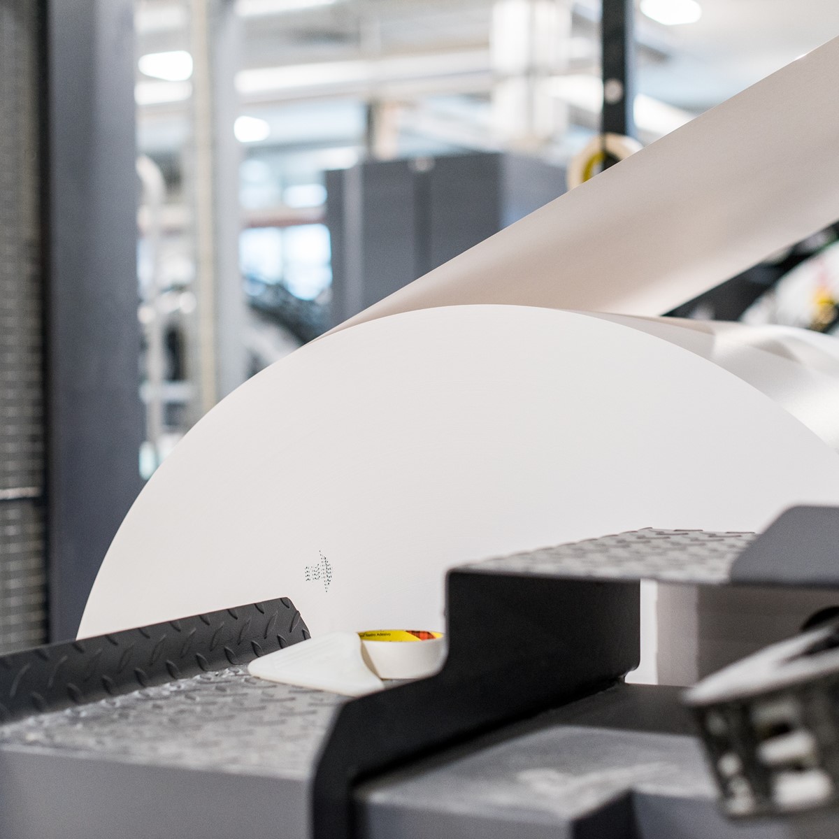 Clays maximiert die Maschinenverfügbarkeit des Digitaldrucks mit Contiweb Nonstop-Abwickler